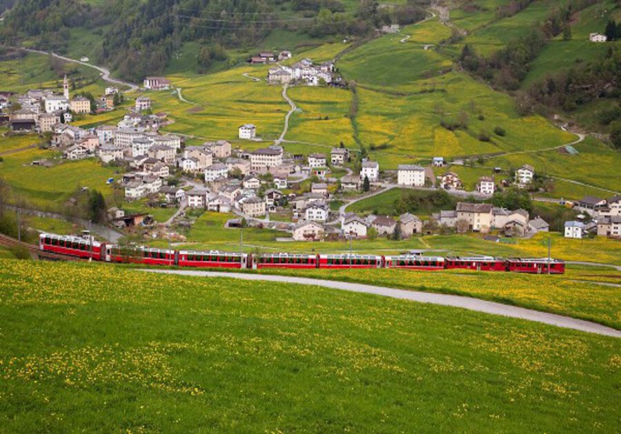 Glacier- und Bernina-Express Auf den schönsten Teilstrecken durch die Schweizer Alpen Glacier- und Bernina-Express Auf den schönsten Teilstrecken durch die Schweizer Alpen
