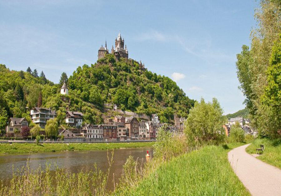 Flusskreuzfahrt Wanderkreuzfahrt an Rhein, Mosel & Saar Flusskreuzfahrt Wanderkreuzfahrt an Rhein, Mosel & Saar