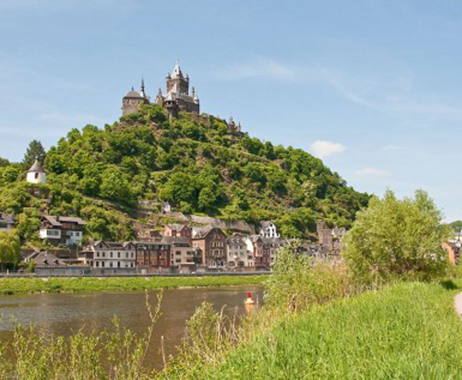 Flusskreuzfahrt Wanderkreuzfahrt an Rhein, Mosel & Saar Flusskreuzfahrt Wanderkreuzfahrt an Rhein, Mosel & Saar