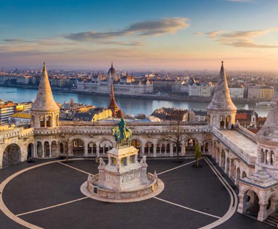Plattensee, Puszta und Budapest Ungarn von seiner schönsten Seite Plattensee, Puszta und Budapest Ungarn von seiner schönsten Seite